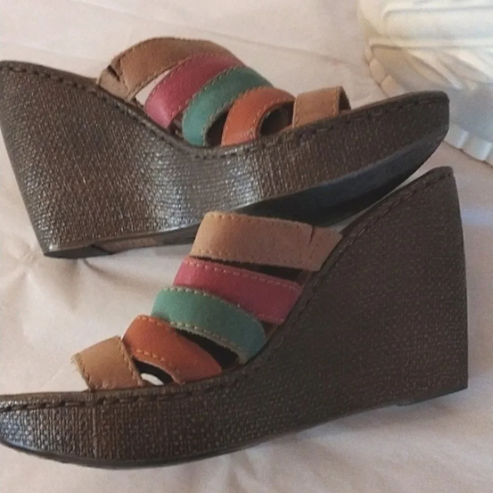 Born Platform Sandals